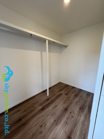 藤沢市大鋸１丁目　中古戸建の収納|寝室にあるウォークインクロゼット