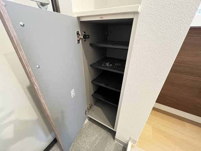 春風と窓辺のカプチーノのその他