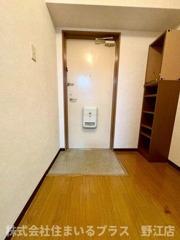 リバティ内代の玄関