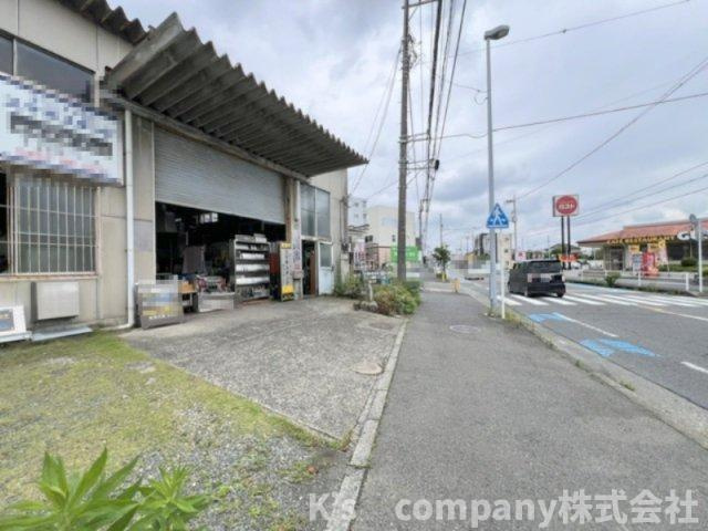 ■茅ヶ崎市矢畑　売工場の周辺|前面道路の様子です◇