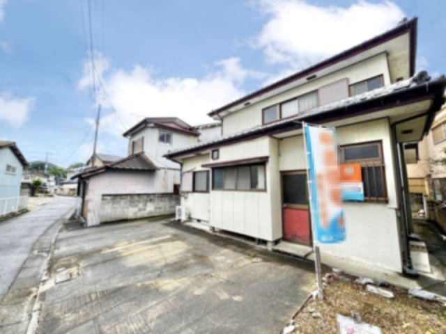 【中古戸建】桐生市東5丁目の外観|■外観｜特徴のある個性的な住まいと美しい街並み、そして住みやすい環境を、ぜひ現地でご覧になりませんか。お気軽にお問合せください(^^) 