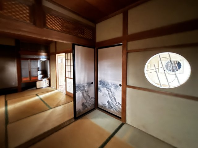【中古戸建】桐生市東5丁目の和室|■和室｜「続き間の和室」は、戸を開ければ大空間、閉じれば個室として活用できるのでお子様の遊び場や客間としても便利です♪