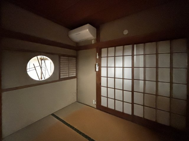 【中古戸建】桐生市東5丁目の和室|■和室｜和室を書斎にしたり、冬にはコタツを敷いて家族みんなで年越しをするのもいいですね。家族みんなのお気に入りの空間になります♪