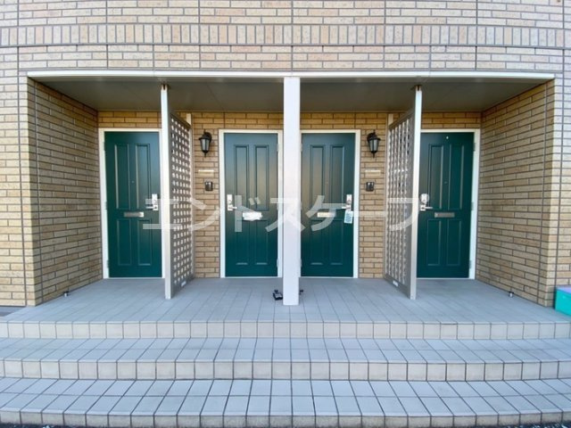 ロイヤルガーデン連取　のエントランス|高崎、前橋、伊勢崎エリアのお部屋探しはエンドスケープまで！お客様の理想お聞かせ下さい♪