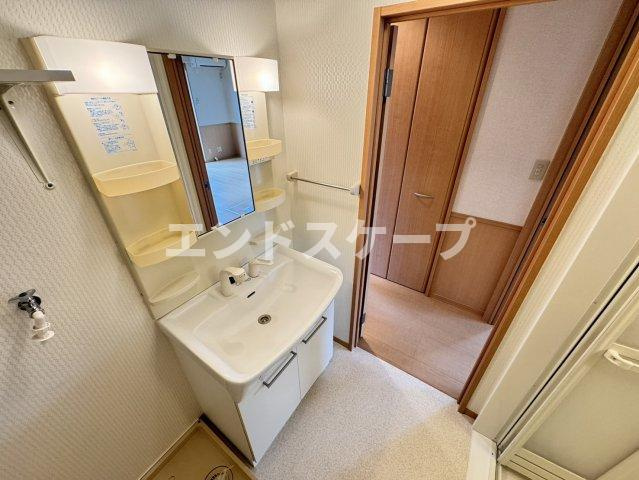 ロイヤルガーデン連取　の洗面所|高崎、前橋、伊勢崎エリアのお部屋探しはエンドスケープまで！お客様の理想お聞かせ下さい♪