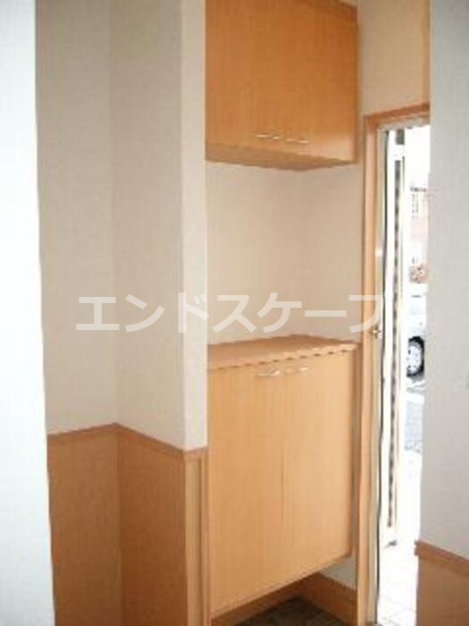 ロイヤルガーデン連取　の玄関|高崎、前橋、伊勢崎エリアのお部屋探しはエンドスケープまで！お客様の理想お聞かせ下さい♪