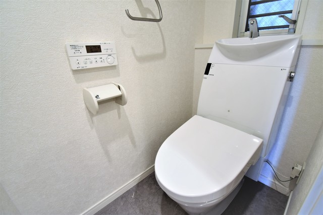 福岡市博多区住吉３丁目の賃貸マンションのトイレ