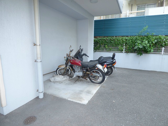 バイク駐輪場 