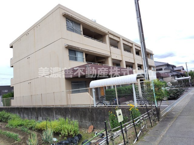 ６７１００　岐阜市上土居４丁目アパートの外観