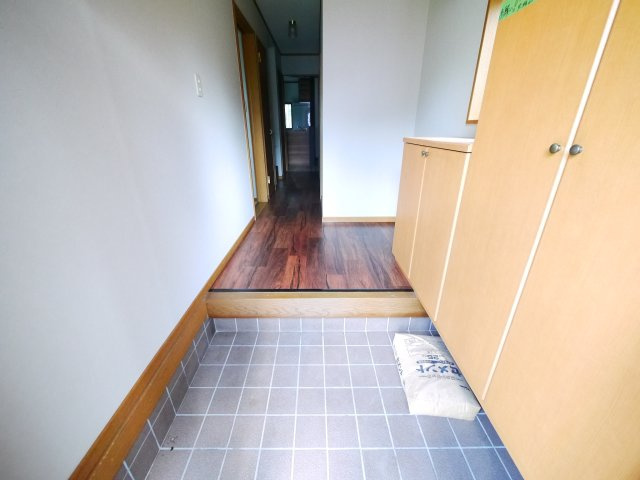 大網白里市大網　中古戸建の玄関