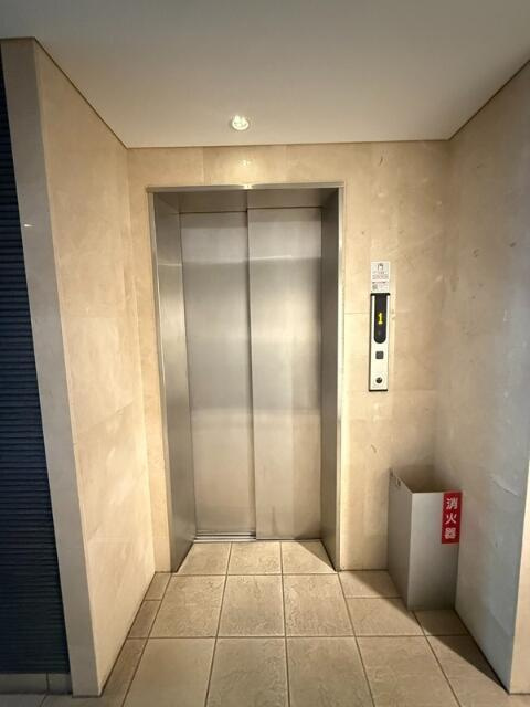 エスティメゾン新中野のその他共用部分|エレベーターです