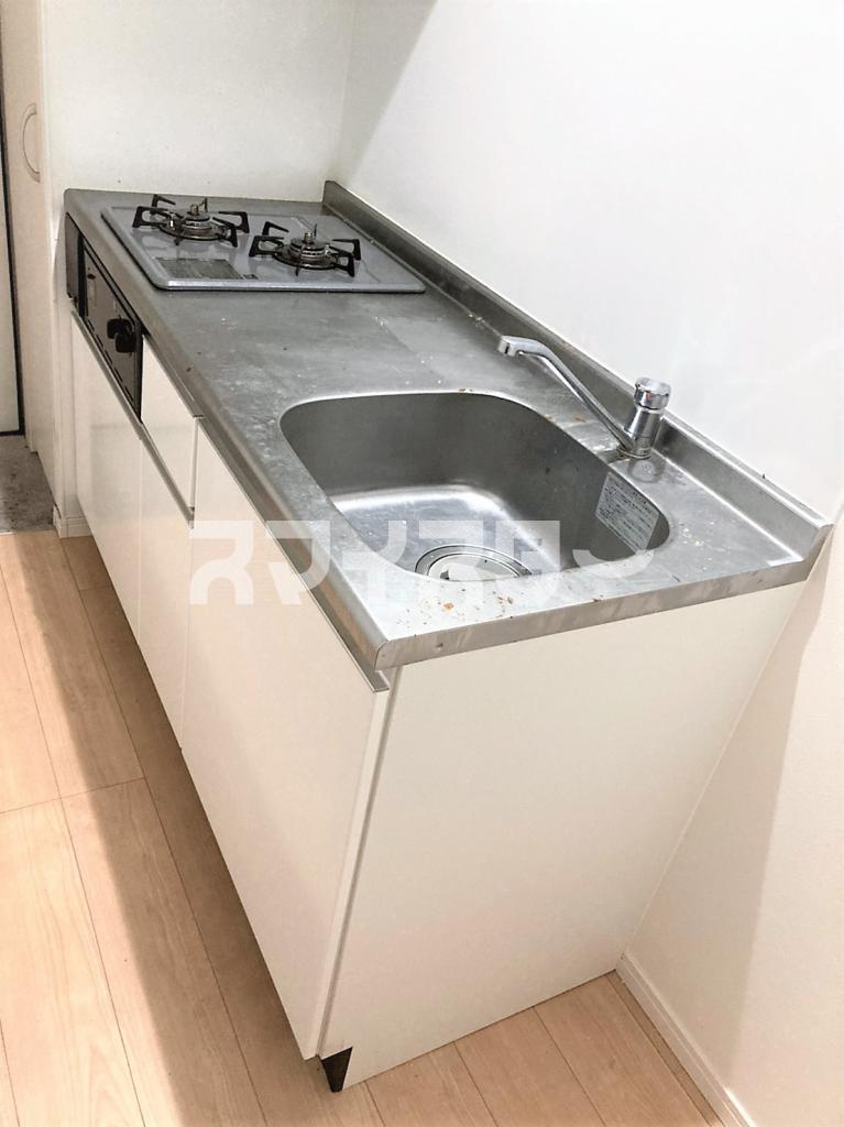 小平市小川町１丁目のアパートのキッチン