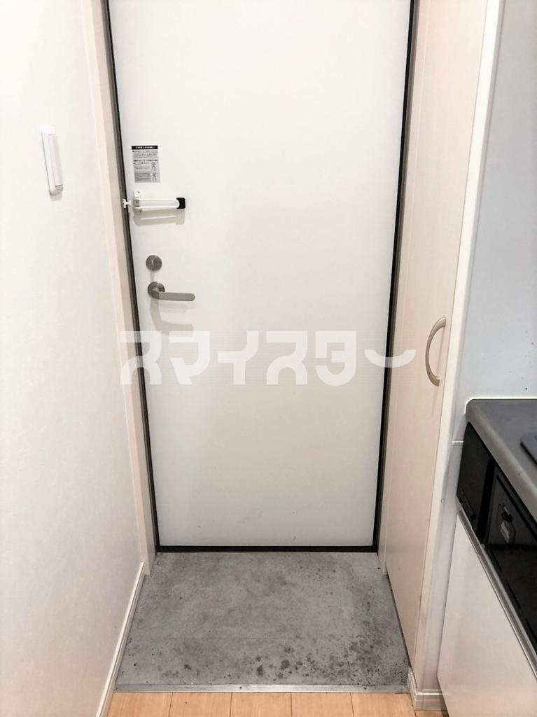 小平市小川町１丁目のアパートの玄関