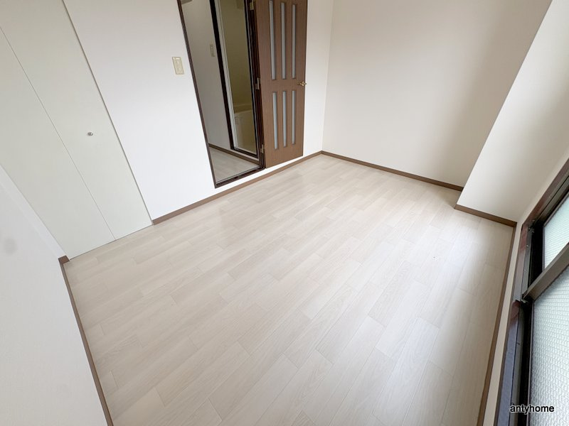 エクセレント上新　ラルク　仲介手数料無料の洋室