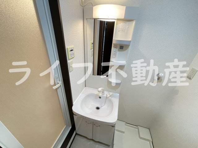 エスティームⅡ番館の独立洗面台|独立洗面台あり、毎朝おしゃれに忙しい女性の方におすすめです
