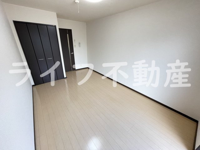 エスティームⅡ番館の居間・リビング|ゆったりとした居間です