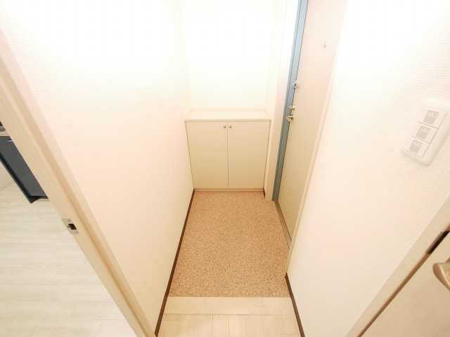 大阪市中央区瓦町４丁目の賃貸マンションの玄関