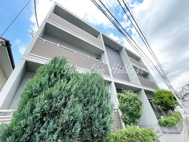 横浜市神奈川区栗田谷の賃貸マンションの外観