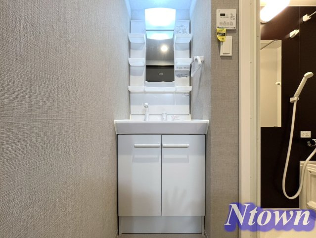 【独立洗面台】 | ディアレイシャス名駅WEST | 独立洗面台で身支度をすべて済ませてしまいましょう