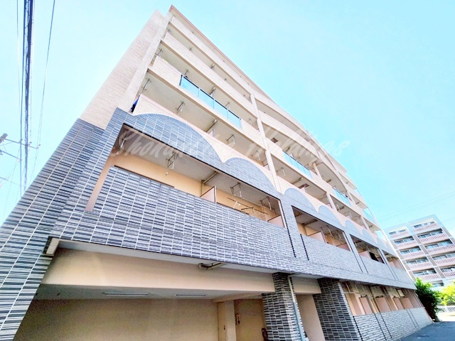横浜市西区岡野２丁目の賃貸マンションの外観