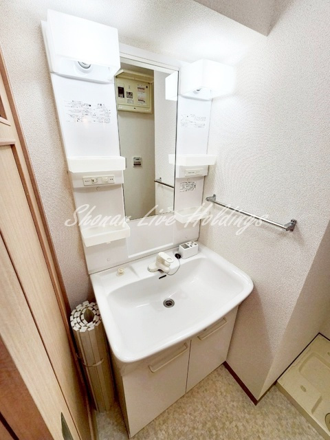 横浜市西区岡野２丁目の賃貸マンションの洗面所|人気の独立洗面台付き♪