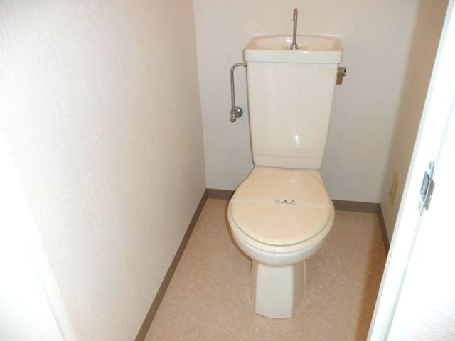 ドルチェ武庫之荘のトイレ|コンパクトで使いやすいトイレです