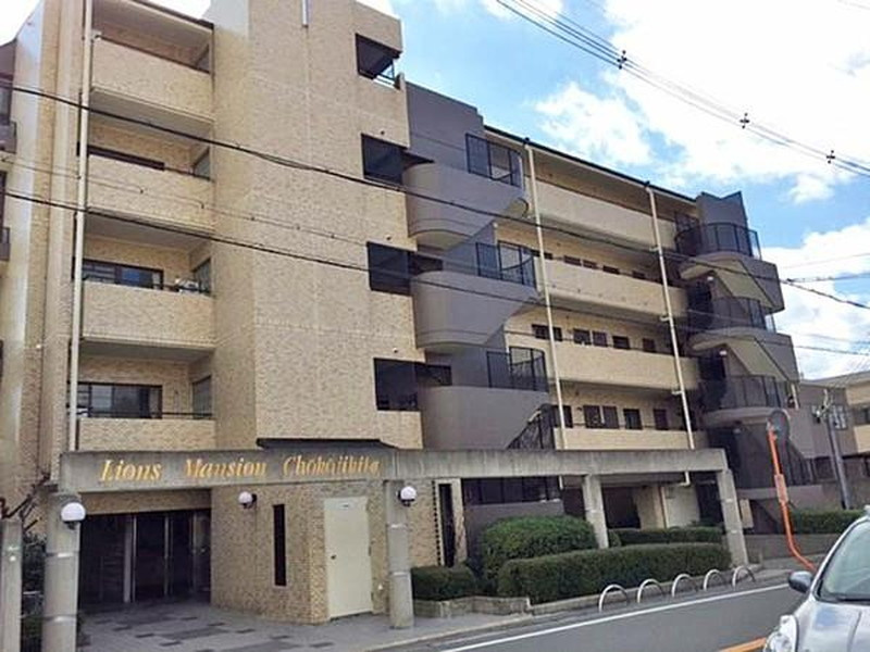 ライオンズマンション長興寺北の外観