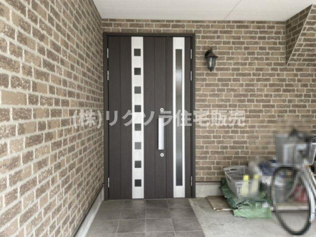 東町2丁目　中古一戸建ての玄関|■物件内覧・資金計画相談・住宅ローン相談、リフォーム相談、お問合せ受付中■
※当日・翌日のご内覧、ご相談はお電話でのお問合せがスムーズです！
