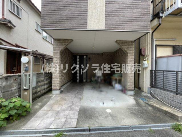 東町2丁目　中古一戸建ての駐車場|ビルトインガレージ
■物件内覧・資金計画相談・住宅ローン相談、リフォーム相談、お問合せ受付中■
※当日・翌日のご内覧、ご相談はお電話でのお問合せがスムーズです！
