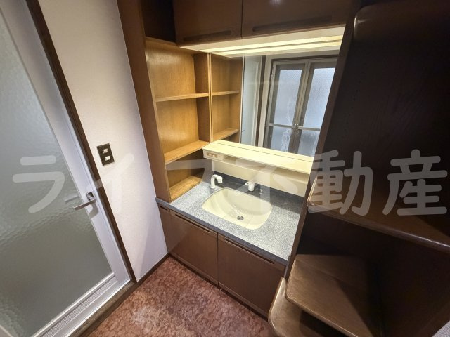リブレ北桜塚の独立洗面台