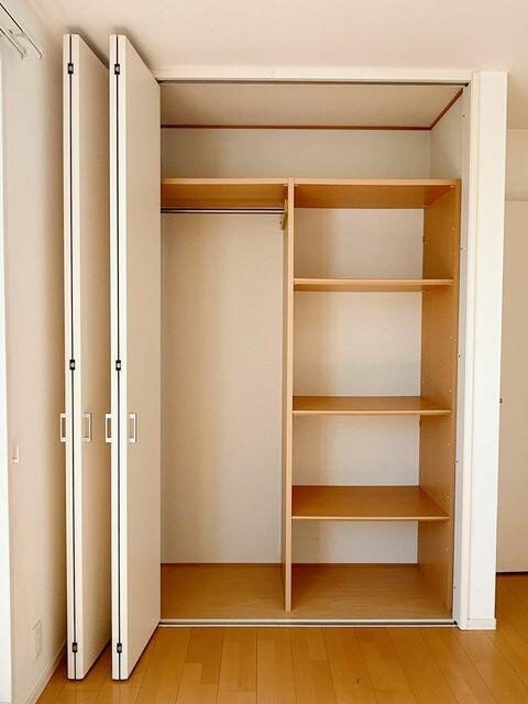 豊川市伊奈町南山新田の中古一戸建の収納|大きな荷物も収納可能なクローゼット付きで季節ごとの入れ替え不要な嬉しい設備になっています！
