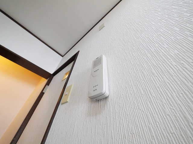 幸陽ハイツの設備|エアコンのリモコンがあります
