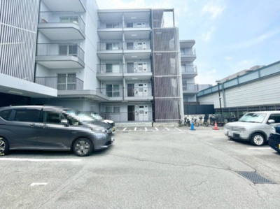 【駐車場】 | 日商岩井第4緑地公園マンション | こちらのサイトに掲載されている全ての物件が、当社にてご紹介可能です！気になる物件がありましたら、弊社スタッフまでお気軽にお問合せ下さいま