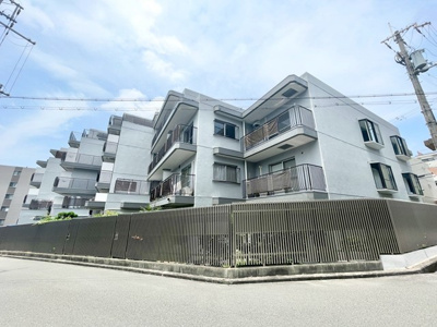 【外観】 | 日商岩井第4緑地公園マンション | 物件を比較検討したいお客様には、「物件比較見学プラン」をご用意しております。こちらの物件だけでなく、お客様の希望に沿った物件を、いくつかまとめてご案内させて頂きます。