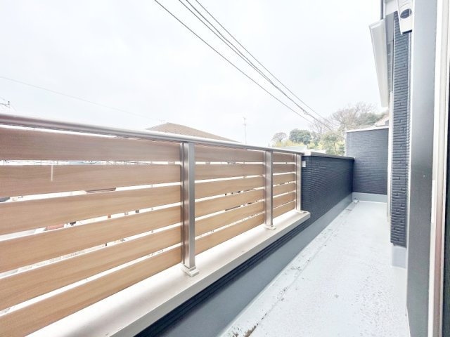 大和市上和田3期　新築1棟のバルコニー|朝の澄んだ空気や清々しい風を五感で感じるバルコニー♪四季の移ろいを感じられる心地よい自然の空間です。

