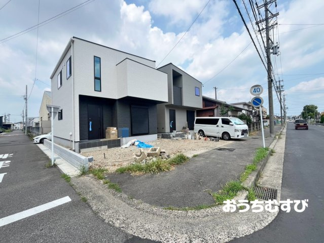 春日井市前並町6期(全3棟)の前面道路含む現地写真