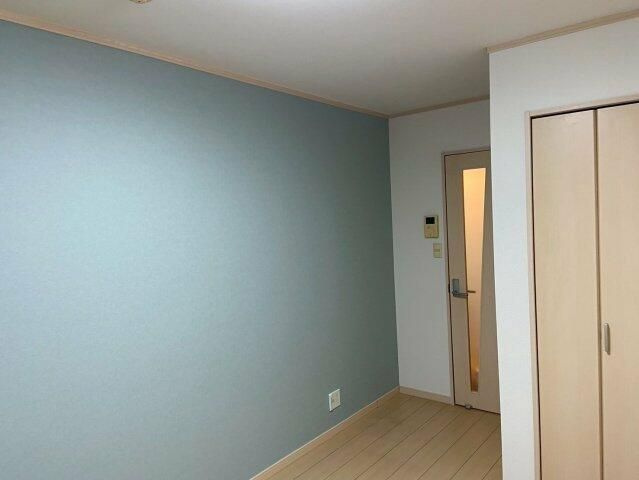 川崎市麻生区岡上５丁目のアパートの居間・リビング