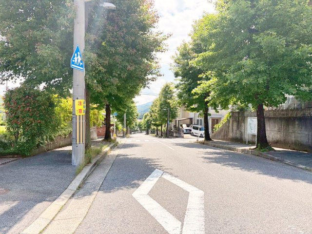 中古戸建　東つつじヶ丘曙台4丁目の前面道路含む現地写真