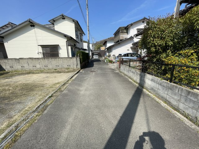 高岡町新築戸建の前面道路含む現地写真