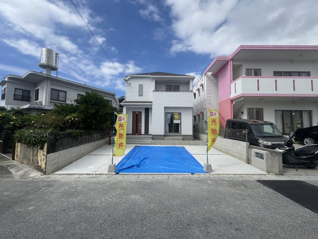 八重瀬町屋宜原（限定1棟）の外観|A号棟　並列駐車3台可♪
