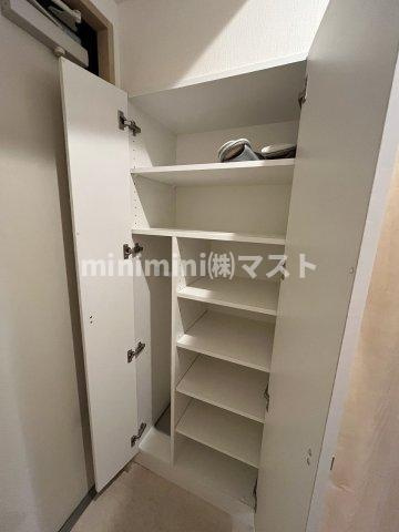 グランロード立売堀の収納