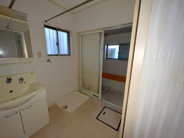 笠岡市入江売家2の独立洗面台