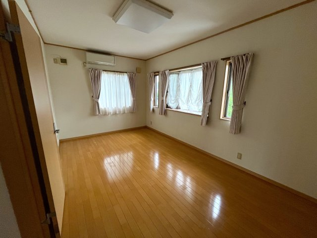 笠岡市入江売家2の洋室