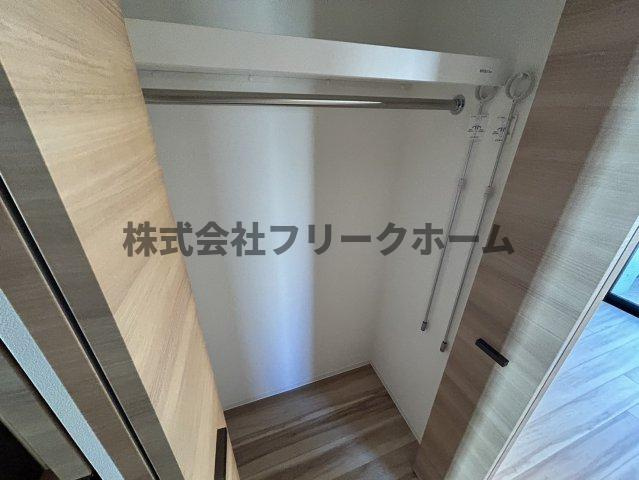 三鷹市上連雀４丁目の賃貸マンションの収納