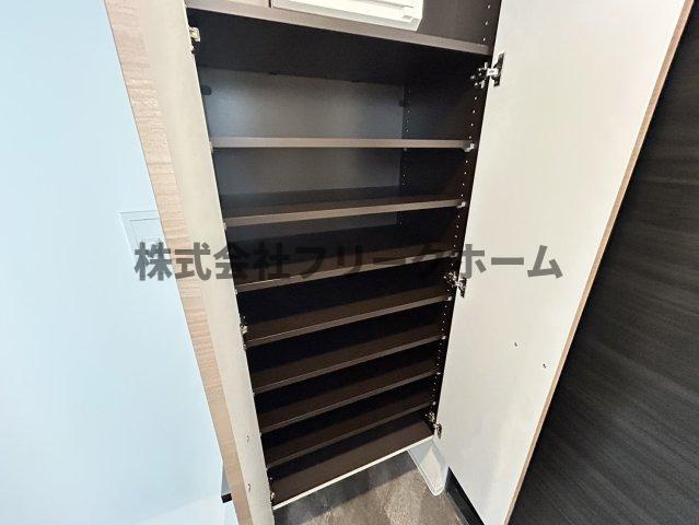 三鷹市上連雀４丁目の賃貸マンションの玄関