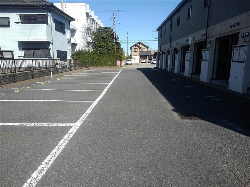 レオパレス知手タウニーの駐車場