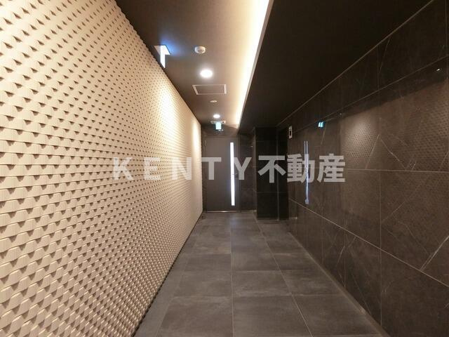 【エントランス】 | クロスレジデンス蒲田Ⅱ | 落ち着いたエントランスです