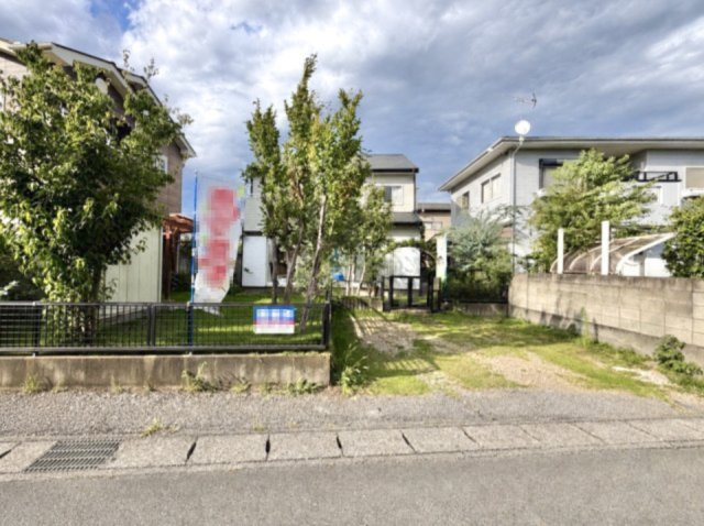 【中古戸建】足利市葉鹿町の外観|■外観｜周囲の景観に調和しつつもしっかりとした存在感を感じられる外観で、長く愛される住まいを演出します♪