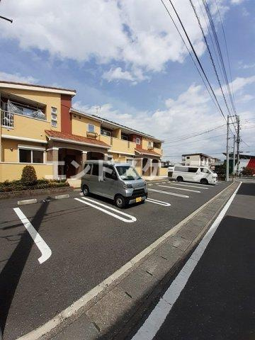 ポム　メゾンの駐車場|高崎、前橋のお部屋探しはエンドスケープまで！お客様の理想お聞かせ下さい♪