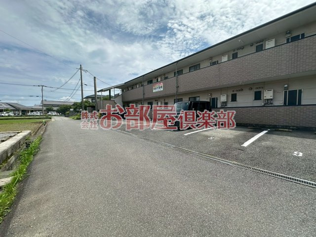 コーポアベニュー大城の駐車場|カースペースがあります